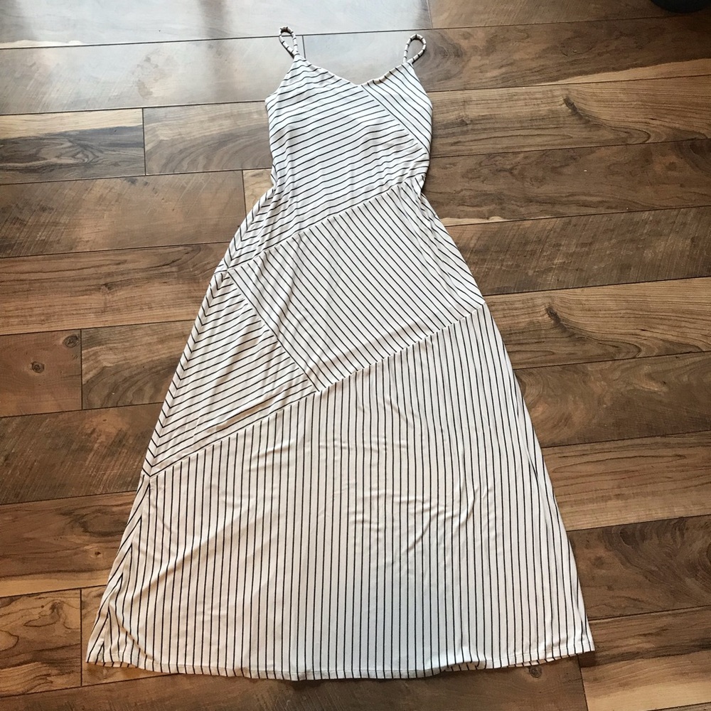 COPY - ANN TAYLOR black and white striped maxi